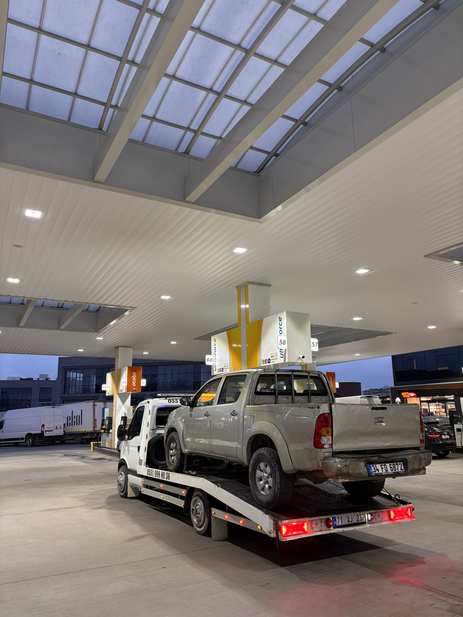 Çelebi Oto Kurtarma - Pikap çekici hizmeti akşam